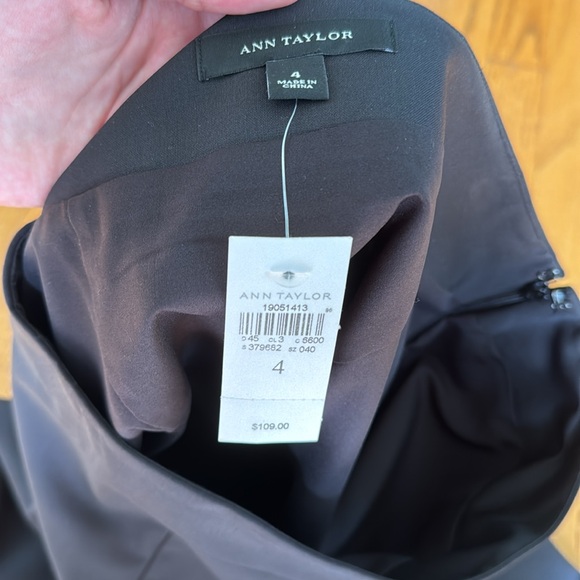 Ann Taylor Black Pencil Skirt - Wool/Polyester Blend - Picture 3 of 6